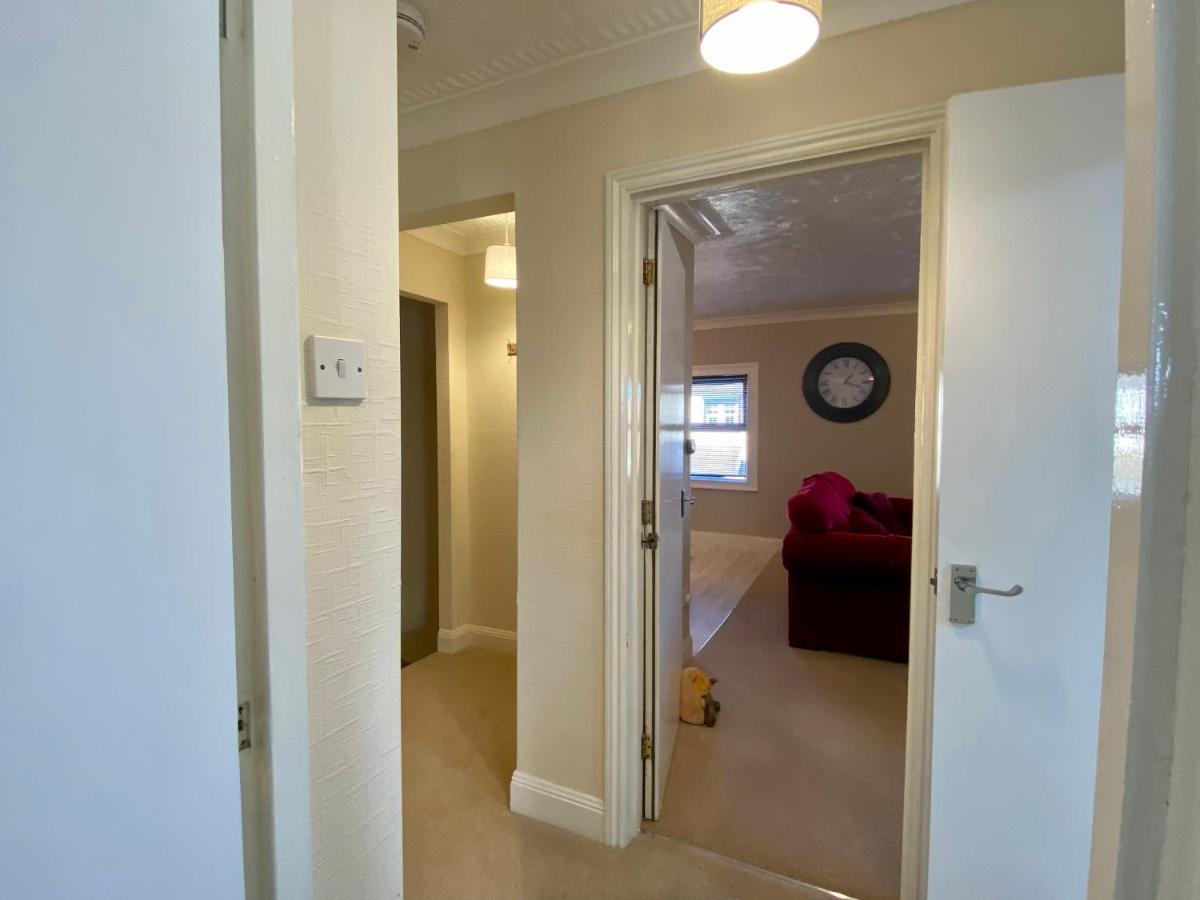 Convenient Contractor Stay Free Parking Walk To Weatherspoons Bedford Ngoại thất bức ảnh