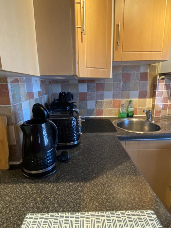 Convenient Contractor Stay Free Parking Walk To Weatherspoons Bedford Ngoại thất bức ảnh